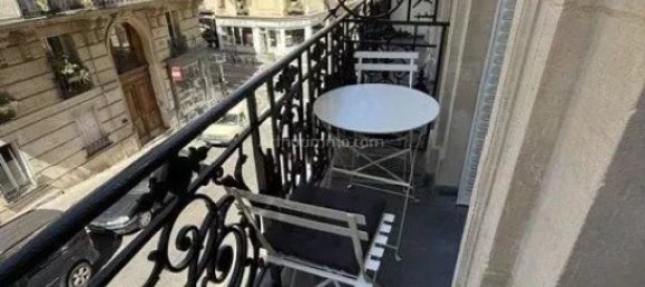 2 rooms Apartment in Paris, France No. 336373 2