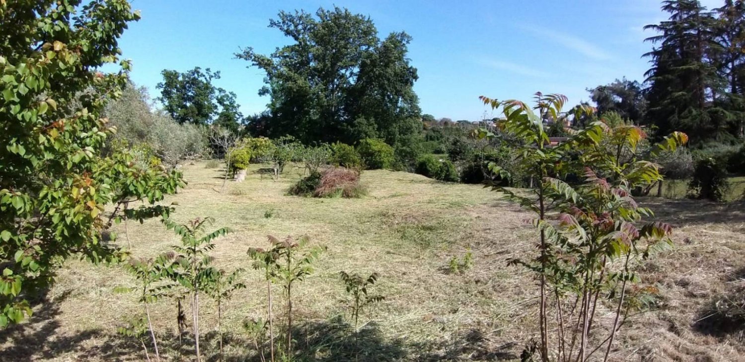 Terreno em Fiumicino, Italy 2108 m² N.º 211345