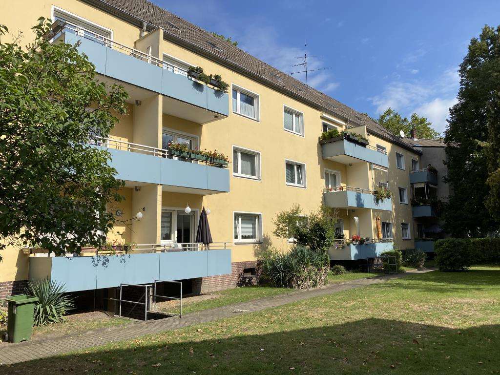 Apartamento de 2 dormitorios en Oberhausen, Germany No. 107296