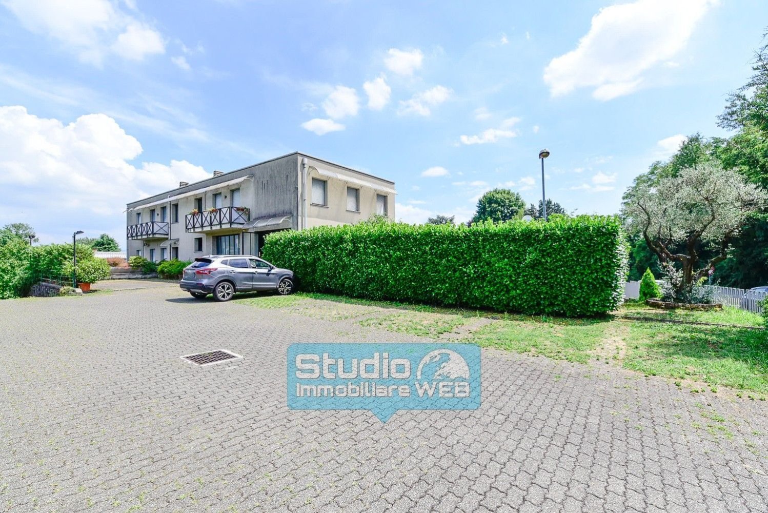 Edificio en Orsenigo, Italy 472 m² No. 306456