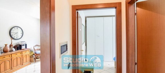 Edificio en Orsenigo, Italy 472 m² No. 306456 71