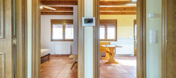 4 غرف نوم منزل في Aldeamayor de San Martin, Spain رقم 69306 28