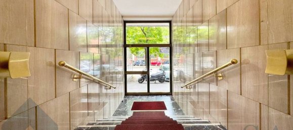 3 bedrooms Apartment in Milan, Italy No. 358851 31