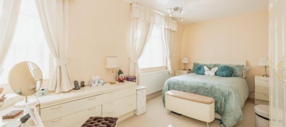 Casa T3 em Watford, United Kingdom N.º 6039 8