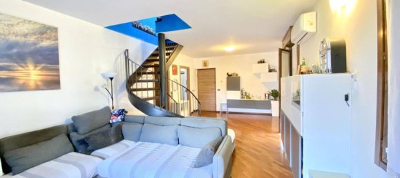 4 rooms Penthouse in Parma, Italy No. 24995 2