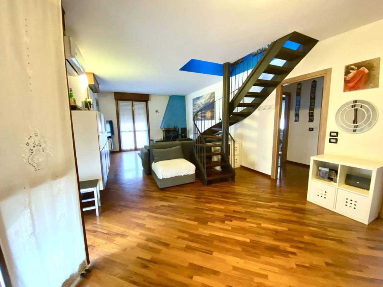 4 rooms Penthouse in Parma, Italy No. 24995