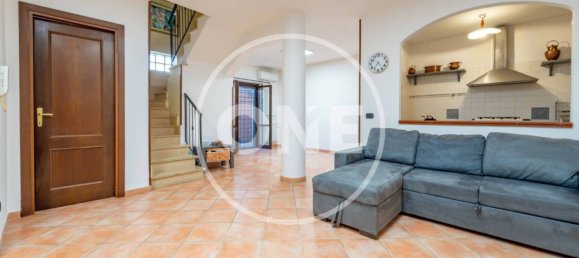 3 Schlafzimmer Haus in Guidonia Montecelio, Italy, Nr. 327323 25