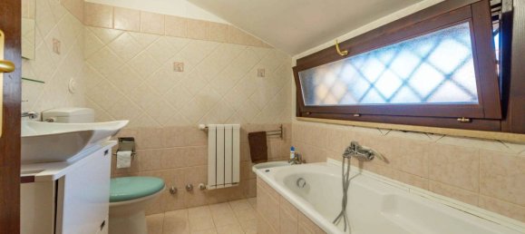 3 Schlafzimmer Haus in Guidonia Montecelio, Italy, Nr. 327323 19