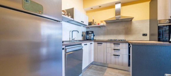 3 Schlafzimmer Haus in Guidonia Montecelio, Italy, Nr. 327323 5