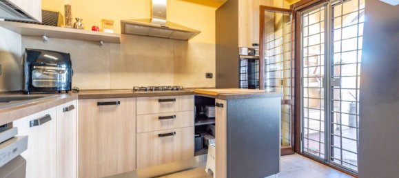 3 Schlafzimmer Haus in Guidonia Montecelio, Italy, Nr. 327323 6