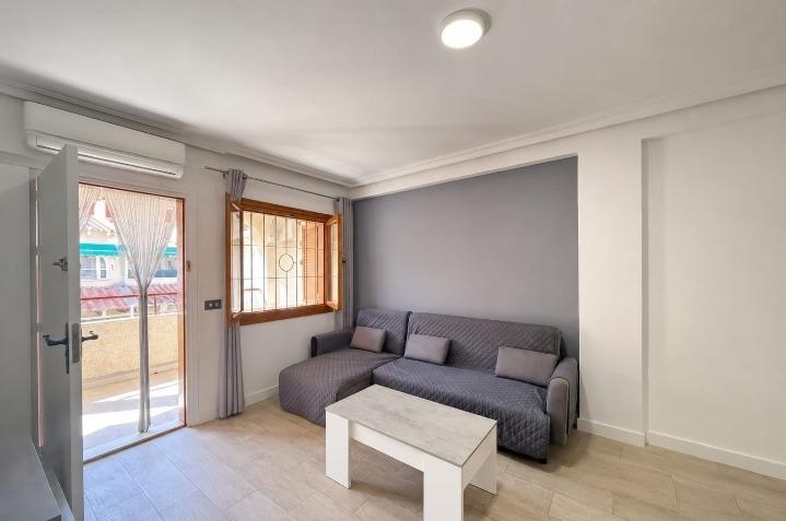  شقة في Torrevieja, Spain 73متر مربع رقم 370060