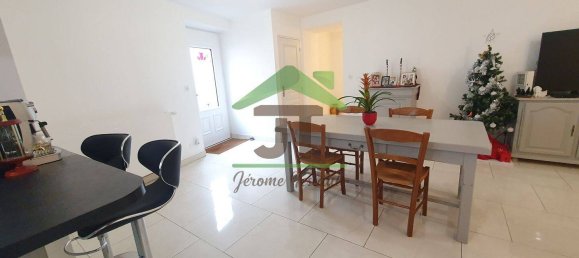 5 bedrooms House in Chateaudun, France No. 77904 3