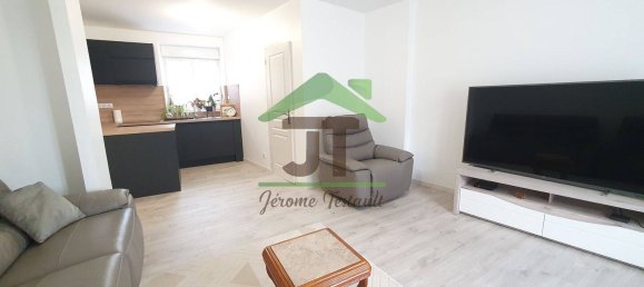 5 bedrooms House in Chateaudun, France No. 77904 14