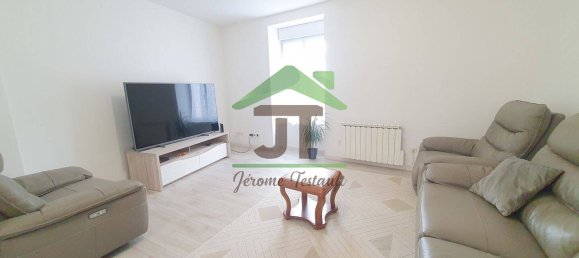 5 bedrooms House in Chateaudun, France No. 77904 13