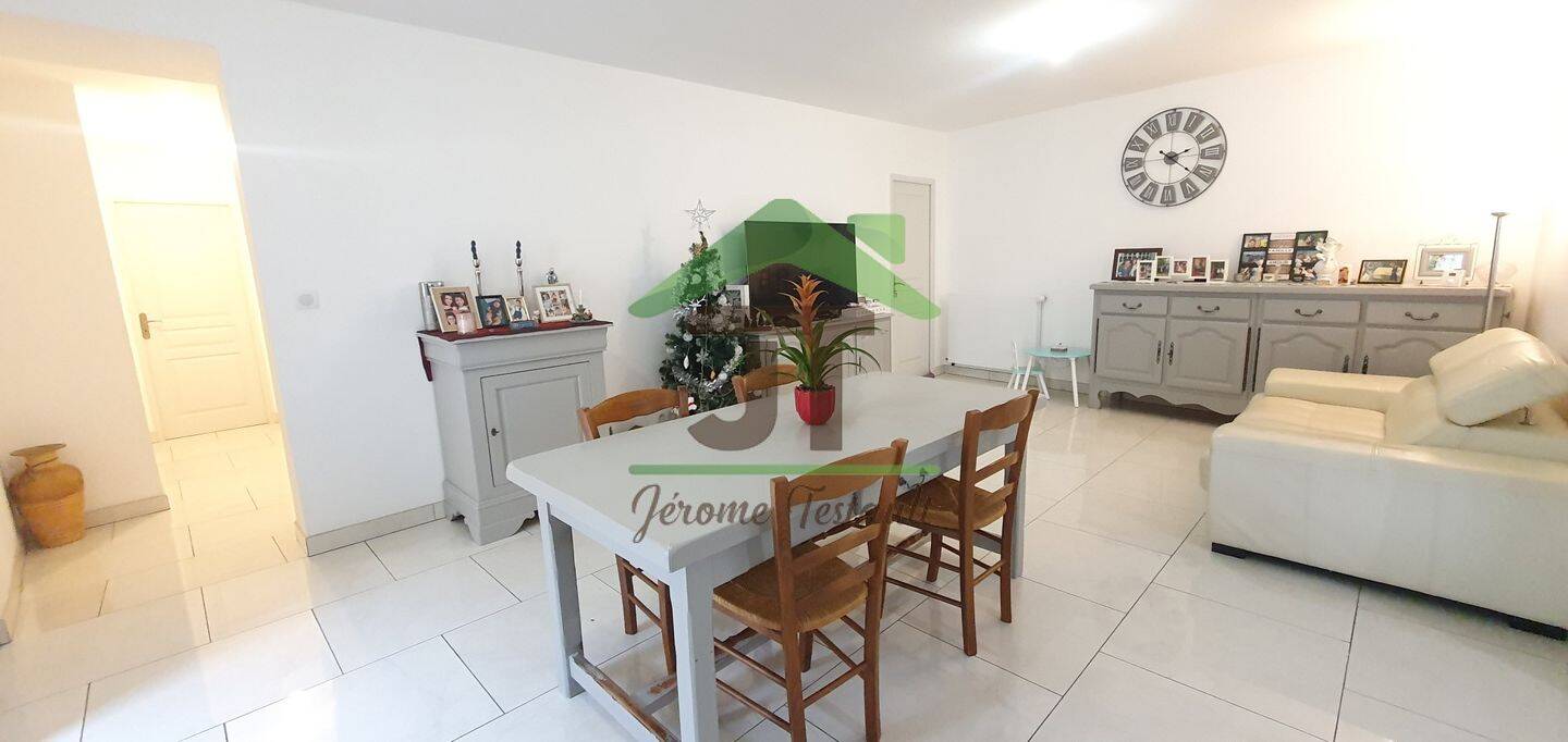 5 bedrooms House in Chateaudun, France No. 77904