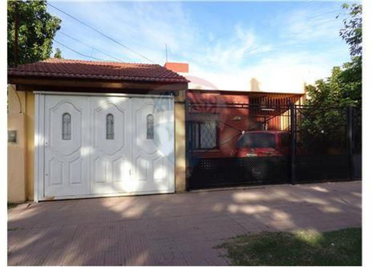 Casa T3 em Esteban Echeverria, Argentina N.º 58384