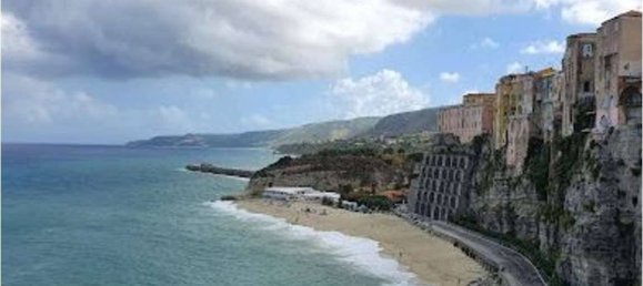 4 bedrooms Apartment in Cerisano, Italy No. 186438 46