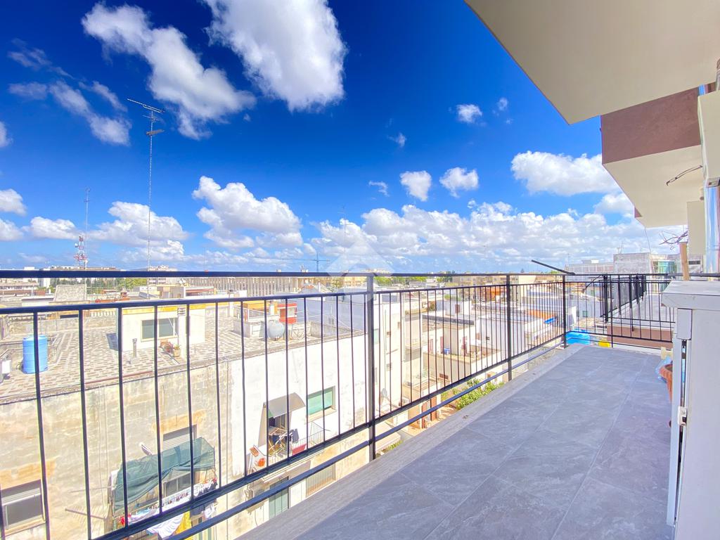 Квартира с 2 спальнями в Лечче, Италия № 329645