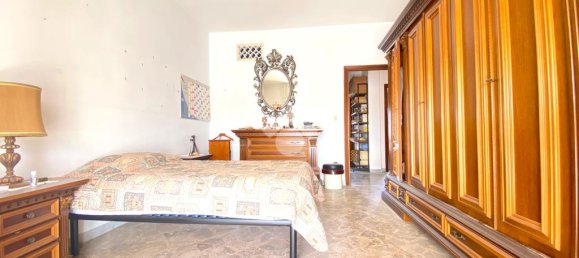 Квартира с 2 спальнями в Лечче, Италия № 329645 13