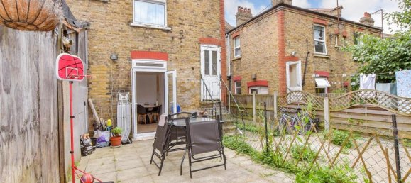 2 bedrooms Apartment in Waltham Forest, United Kingdom No. 4039 6