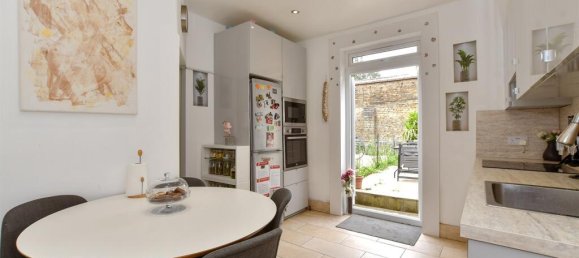 2 bedrooms Apartment in Waltham Forest, United Kingdom No. 4039 3