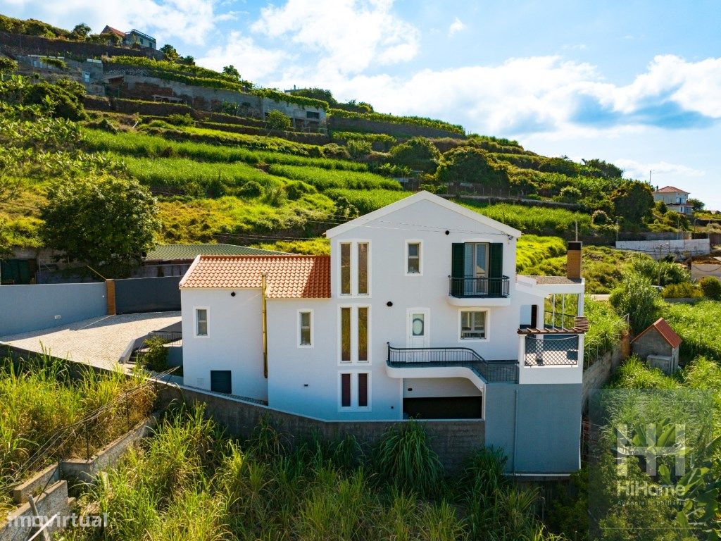 4 bedrooms House in Ponta do Sol, Portugal No. 146056
