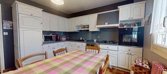 5 bedrooms House in Vannes, France No. 283100 2