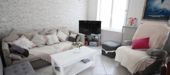 2 bedrooms House in Pont-Sainte-Maxence, France No. 309674 2