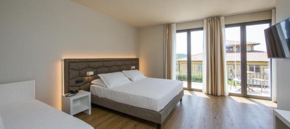 Hotel de 18 dormitorios en Riparbella, Italy No. 70599 12