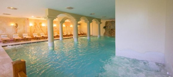 Hotel de 18 dormitorios en Riparbella, Italy No. 70599 13