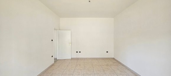 4 rooms Apartment in Cosenza, Italy No. 68544 10