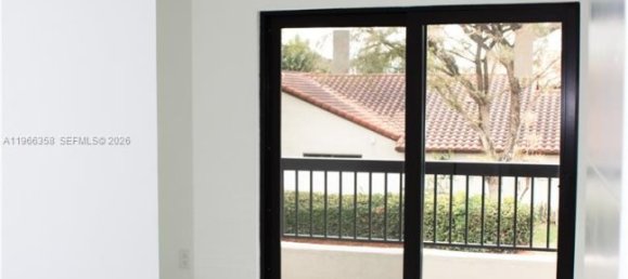 4 dormitorios villa en venta en Miami, Miami-Dade, Florida, USA № 615599 25