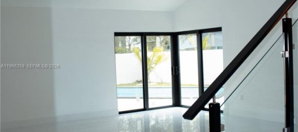 4 dormitorios villa en venta en Miami, Miami-Dade, Florida, USA № 615599 17