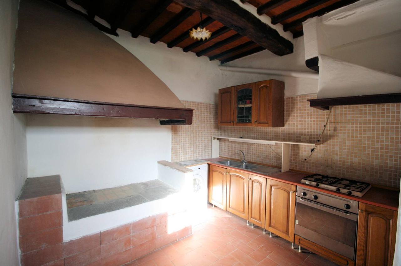 Casa de 4 habitaciónes en Lamporecchio, Italy No. 224844