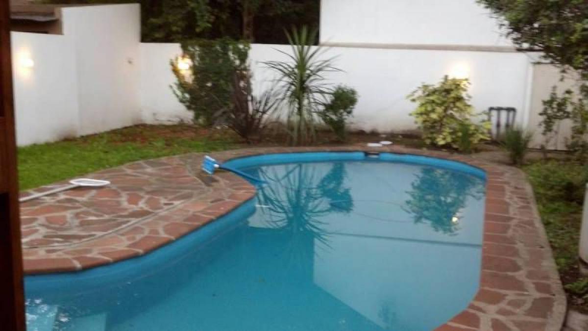 2 bedrooms House in Escobar, Argentina No. 72790