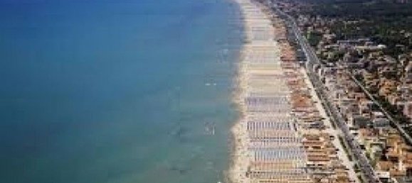 3 rooms Apartment in Forte dei Marmi, Italy No. 189622 14