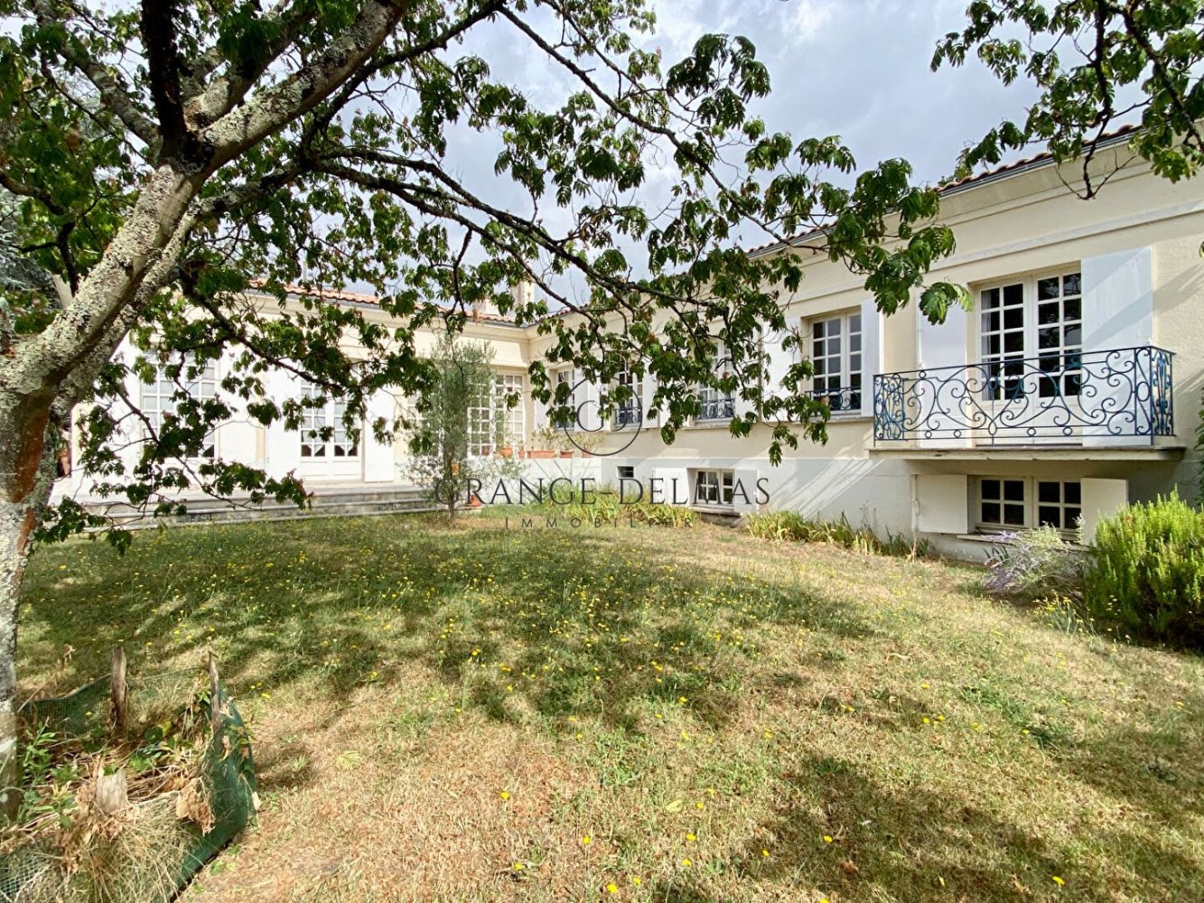 7 bedrooms House in Bruges, France No. 302162