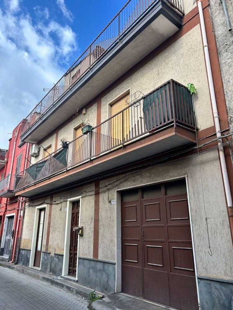 6-Zimmer Haus in Paternò, Italy, Nr. 259722