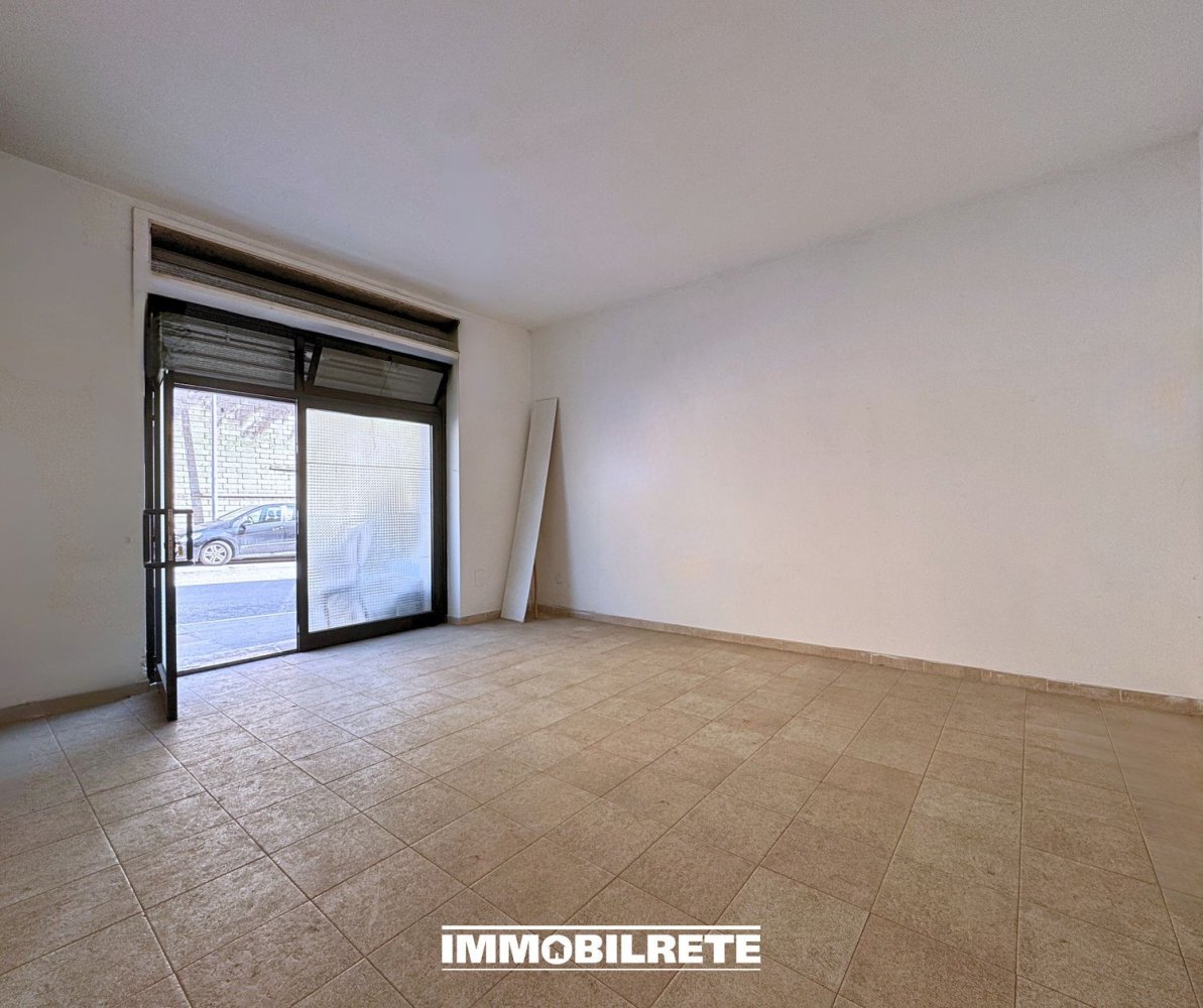 31m² Commercial property in Matera, Italy No. 115811