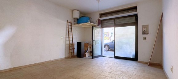 31m² Commercial property in Matera, Italy No. 115811 2