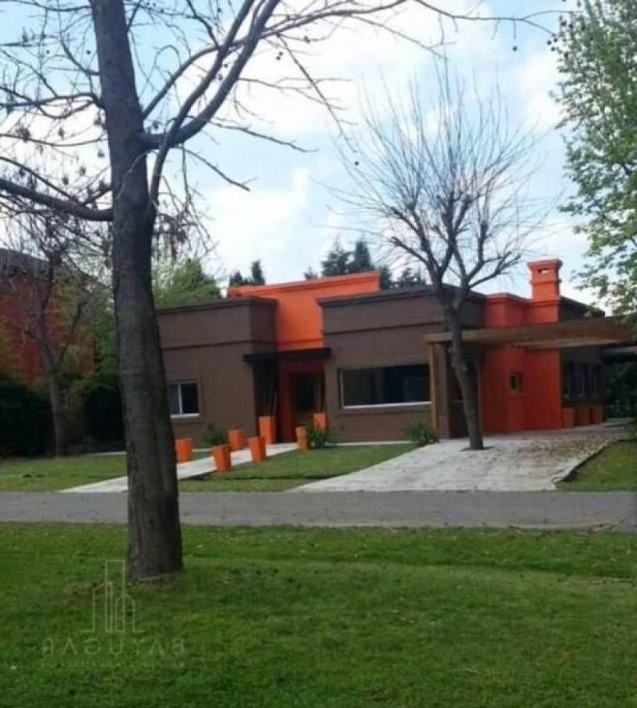 Дом с 3 спальнями в Пилар, Аргентина № 18462