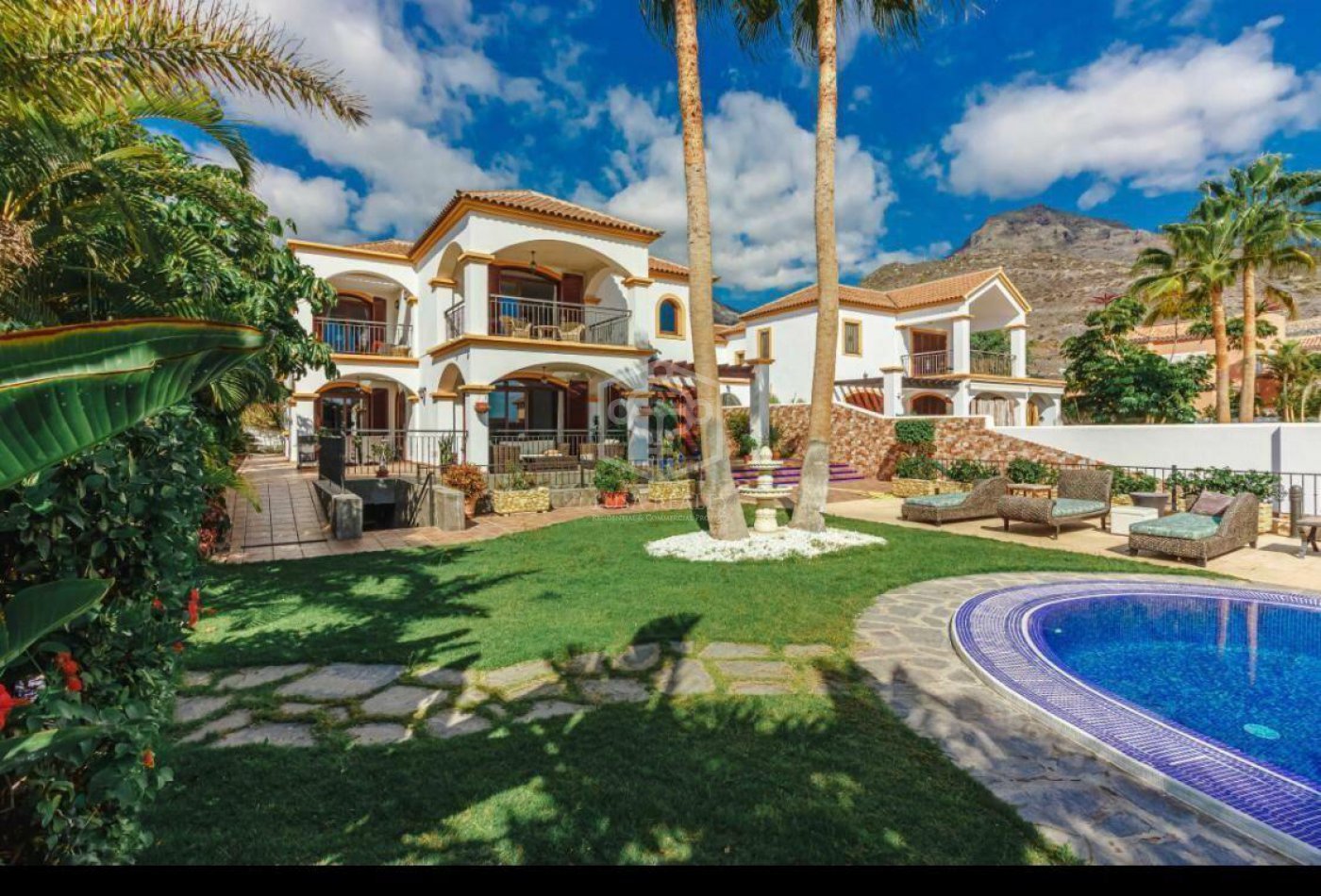 5 bedrooms Villa in Adeje, Spain No. 27334