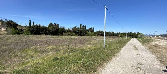 700m² Land in Cavaillon, France No. 57627 3