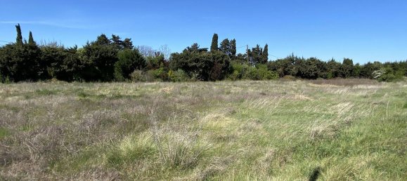 700m² Land in Cavaillon, France No. 57627 5