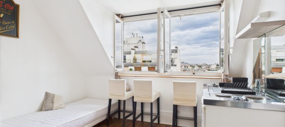 Studio in Paris, France No. 282423 2