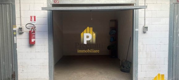 Гараж с 1 комнатой в Рим, Италия № 82830 13