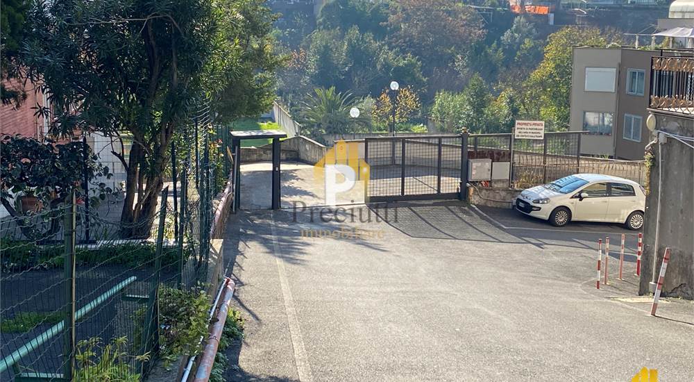 Гараж с 1 комнатой в Рим, Италия № 82830