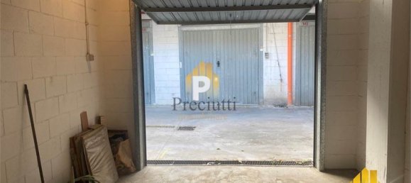 Гараж с 1 комнатой в Рим, Италия № 82830 14