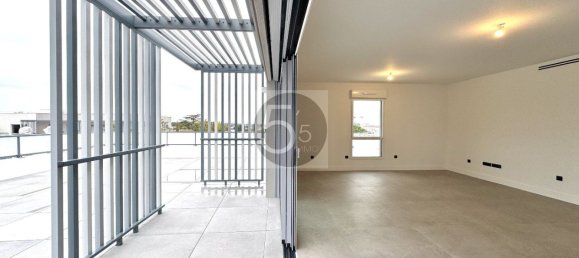 3 bedrooms Penthouse in Baillargues, France No. 299423 2