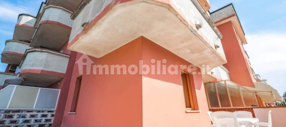 2 bedrooms Apartment in Comacchio, Italy No. 91897 10